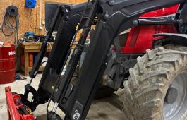 Massey Ferguson 5713SL