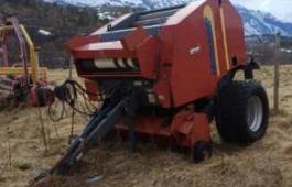 Rundballepresse. Feraboli 12C PC med delemaskin