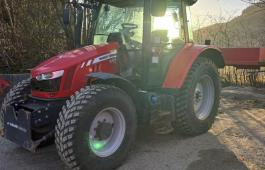 Massey Ferguson 5613