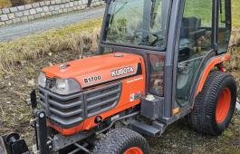 Kubota 4x4 traktor B1700/m front skjær